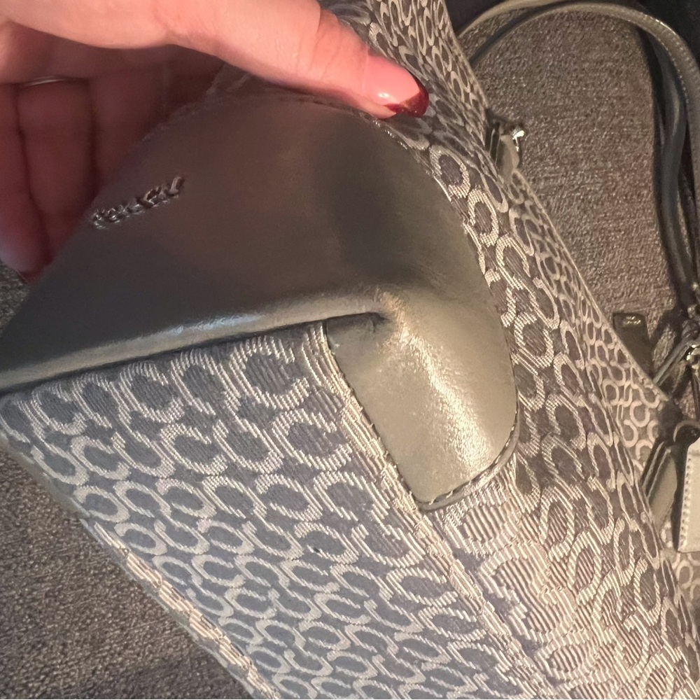 Coach Tote - Picture 4 of 9